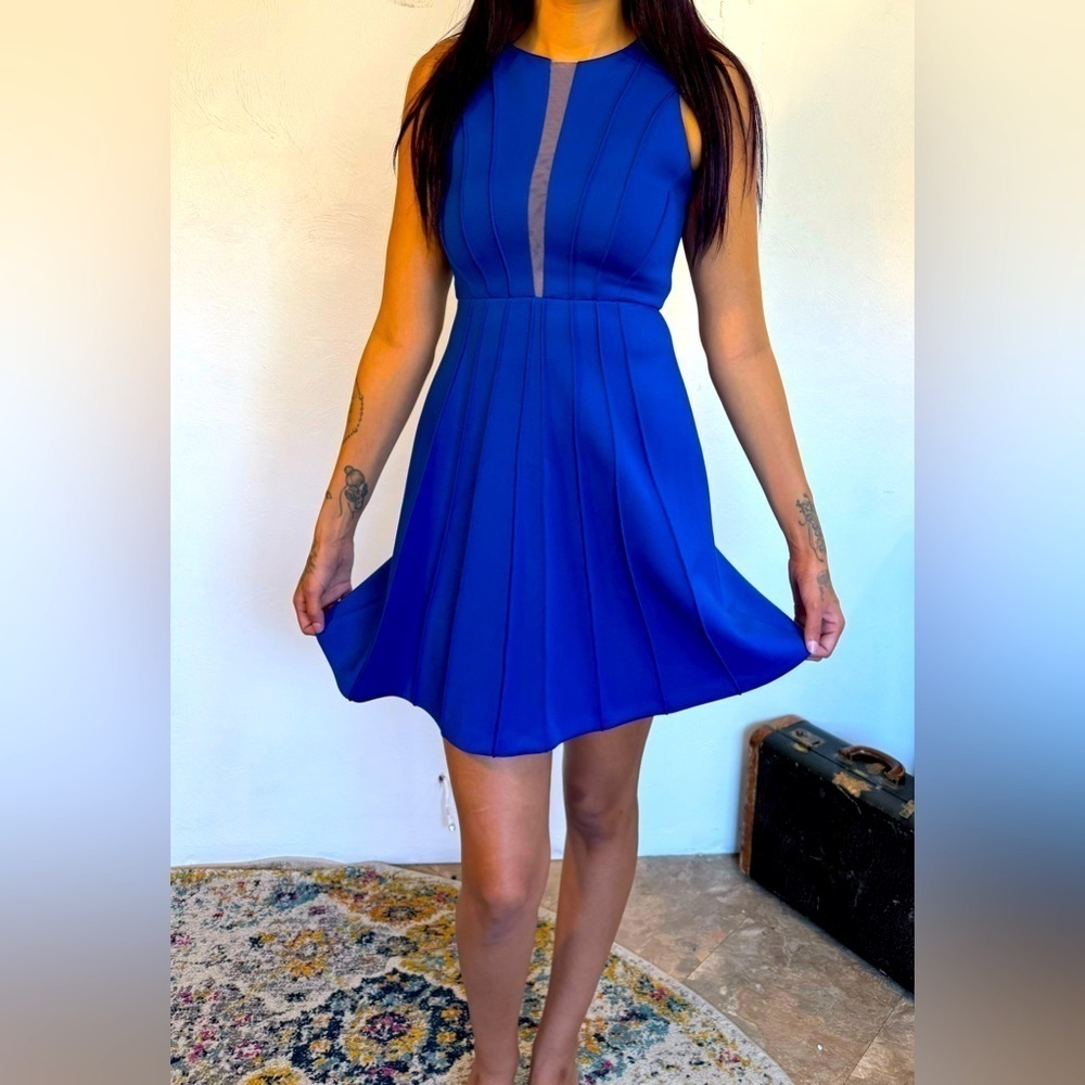NWT guess size 0  Royal Blue Mesh V Sleeveless Short Fit N Flare Dress - Picture 8 of 16